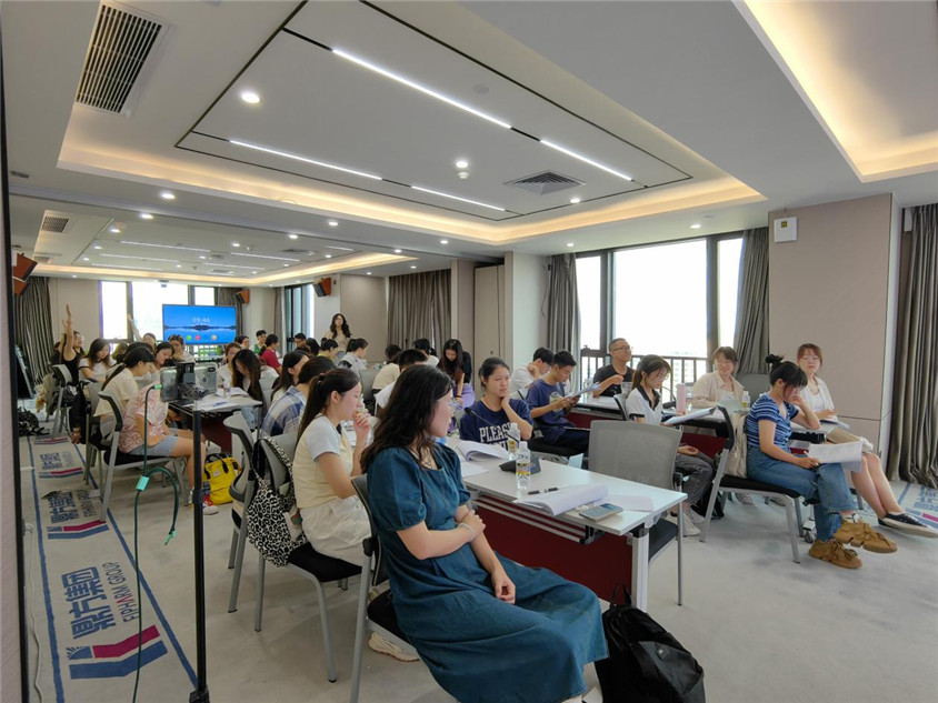 ��ʱ������Ӫ����óʵѵӪ��һ��Բ������